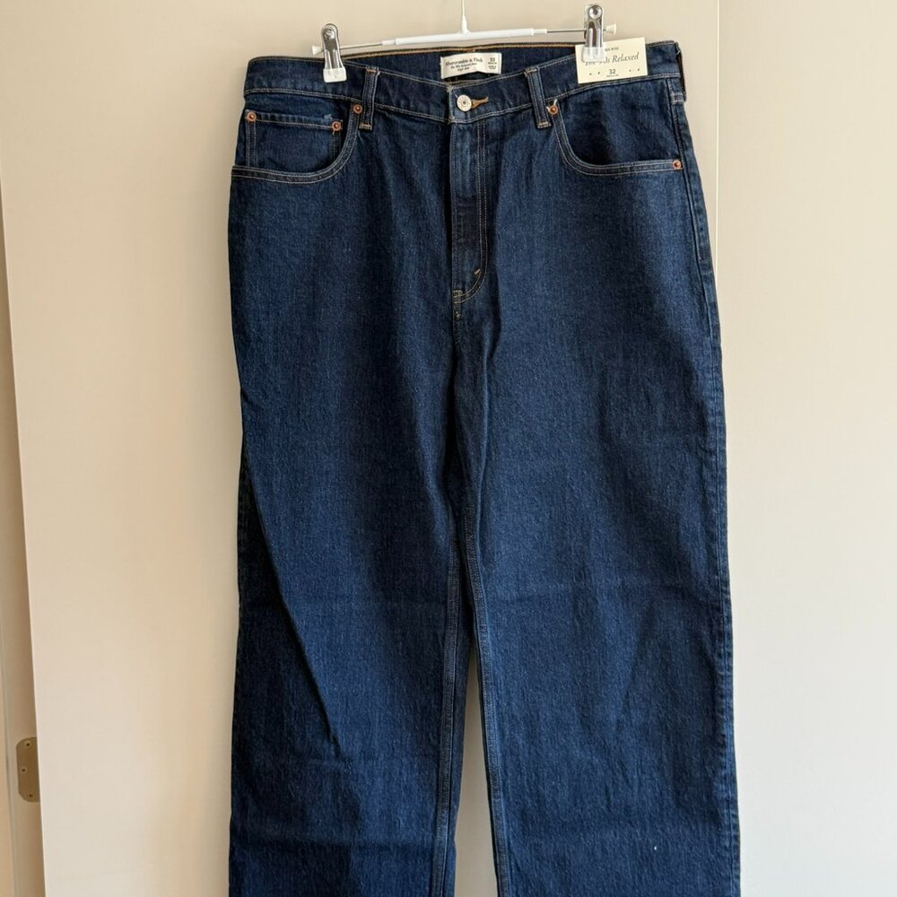 BNWT Abercrombie High Rise 90s Relaxed Jeans, Dark Wash